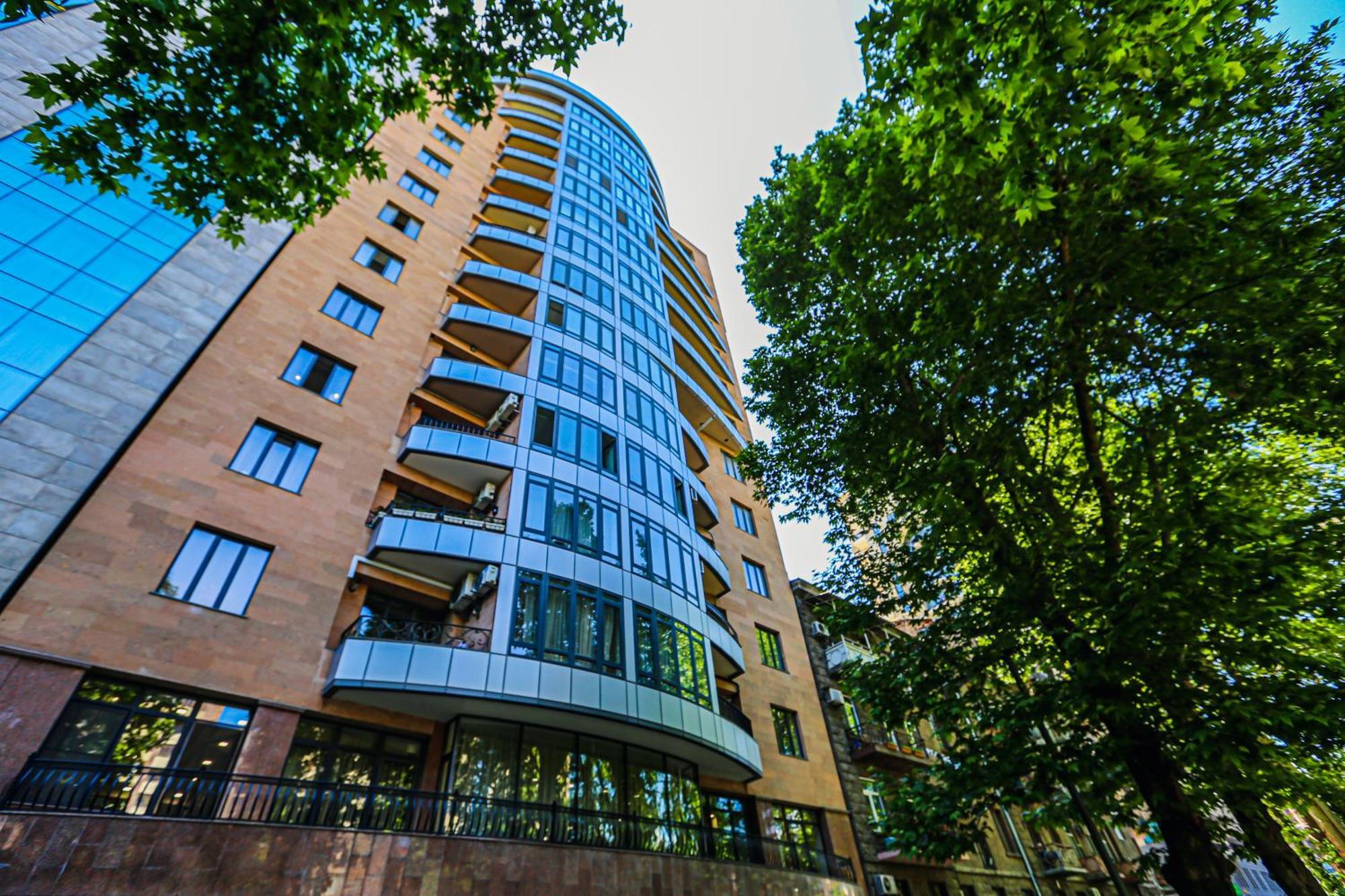 L&L. Apartment Yerevan Bagian luar foto