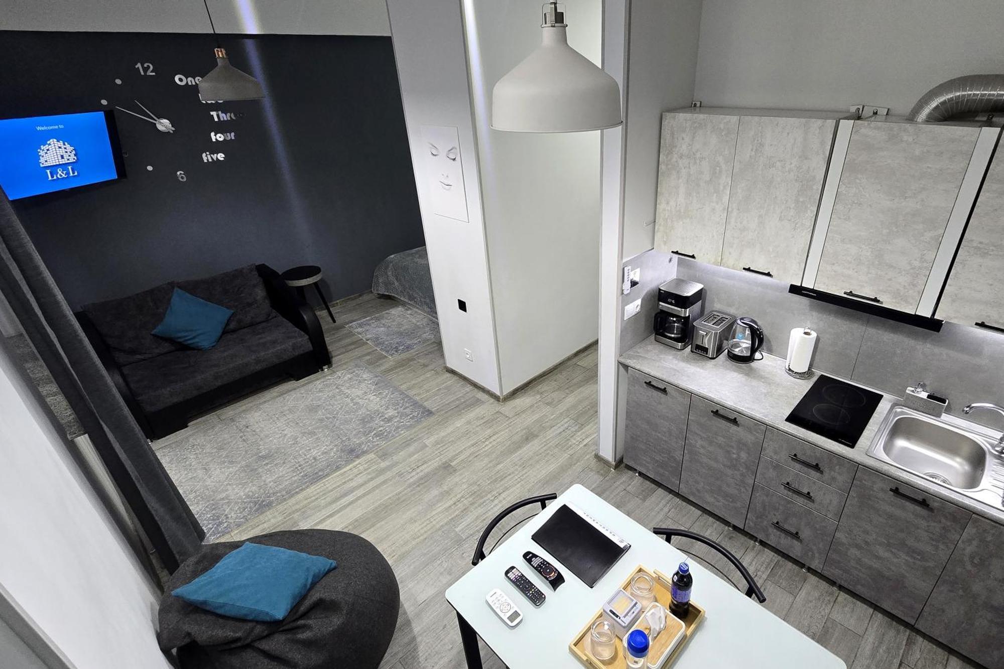 L&L. Apartment Yerevan Bagian luar foto