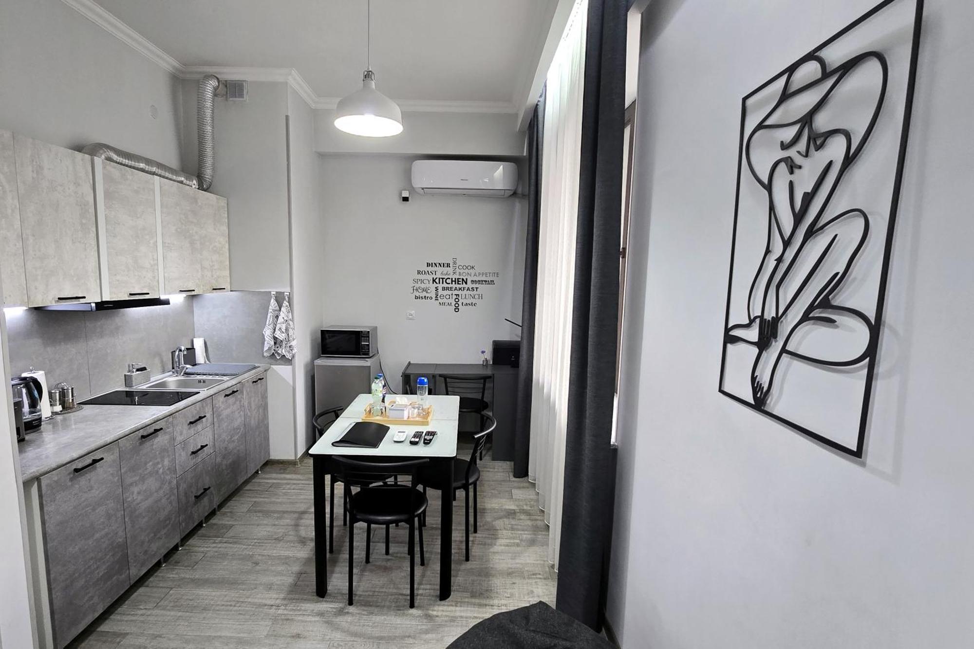 L&L. Apartment Yerevan Bagian luar foto