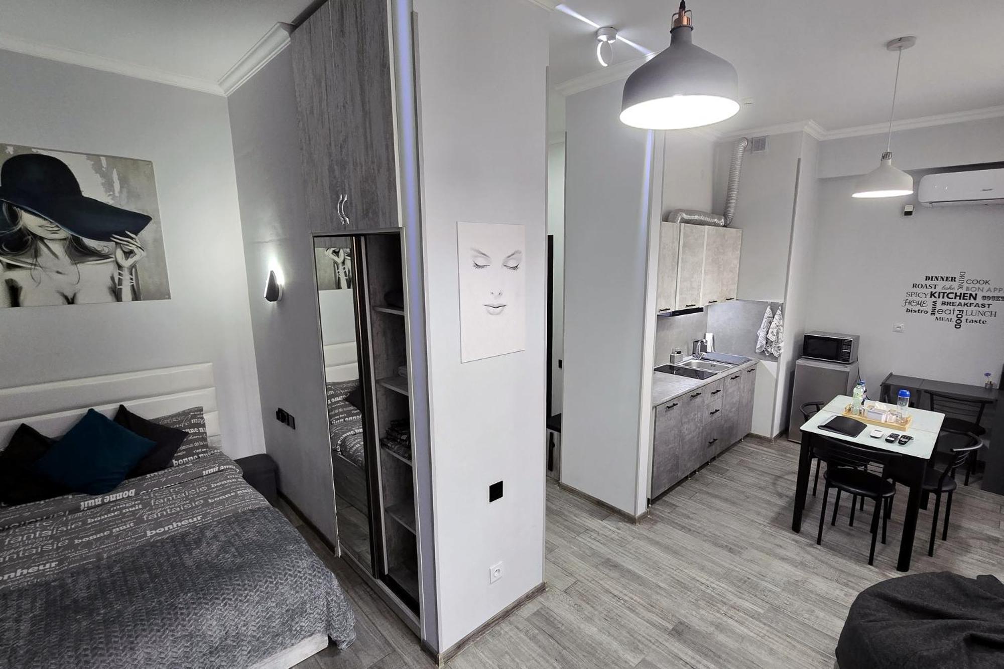 L&L. Apartment Yerevan Bagian luar foto
